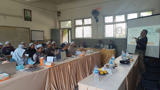 Guru Nurul Iman IBS Parung Diperkuat Konsep Deep Learning dalam Pelatihan Asesmen oleh UNJ