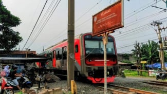 PT KAI Tutup Dua Perlintasan Liar di Sukaresmi Bogor, Warga Kehilangan Akses Jalan Pintas