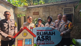 Kapolres Bogor Bedah Rumah Warakauri di Citeureup, Wujud Nyata Kepedulian Polri untuk Hunian Layak