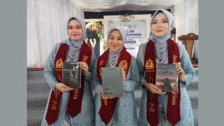 Santriwati Syifaul Furqon Ciawi Terbitkan Novel dan Pasarkan Karya Secara Online