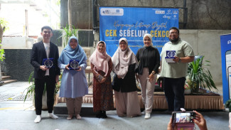 Membentengi Ruang Keluarga dari Algorithmic Warfare, Melawan Sindikat Deepfake dan Shareable Syndrome di Grup WhatsApp