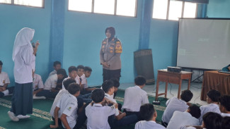 Kapolsek Megamendung Jadi Pemateri MPLS di Empat Sekolah, Bekali Siswa dengan Edukasi NAPZA dan Keselamatan Berkendara