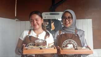 Hidden Gem Baru di Bogor, Kedai Aries Pojok Canda Tawarkan Kopi Rp10 Ribuan dan Suasana Adem