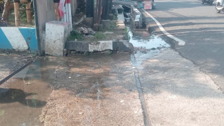 Drainase Rusak di Jalur Ciawi Dikeluhkan Warga, Luapan Air Ancam Keselamatan Pengguna Jalan