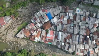 Kekeringan Kabupaten Bogor Kian Parah, Sungai Ciliwung Surut, BPBD Salurkan 1,2 Juta Liter Air Bersih