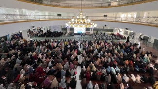 Cetak Pengajar Quran, Wisuda KPQ+ dan Kuliah Perdana Tahsin Al Ghozy Dipadati Ribuan Jamaah