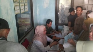 Pemdes Tanjungsari Salurkan Bantuan Pangan, 942 KPM Terima 30 Kg Beras