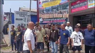 Warga Segel Minimarket di Ciampea Bogor, Minta Dialihfungsikan Jadi Koperasi Desa Merah Putih