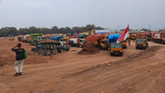 Api Masih Menyala, Distribusi Sampah ke TPAS Galuga Mulai Beroperasi