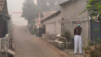 Dampak Kebakaran TPAS Galuga, Warga Keluhkan Sesak Napas dan Mata Perih
