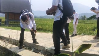 Pemdes Sirnarasa dan Kecamatan Tanjungsari Evaluasi Pembangunan, Soroti Kualitas hingga Volume Pekerjaan