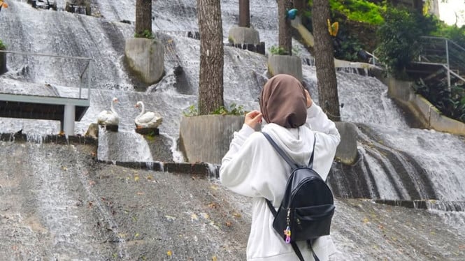 Wisata air terjun cuma satu jam dari stasiun Bogor