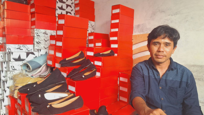 Sonny Agustina Pembuat D'Sandals