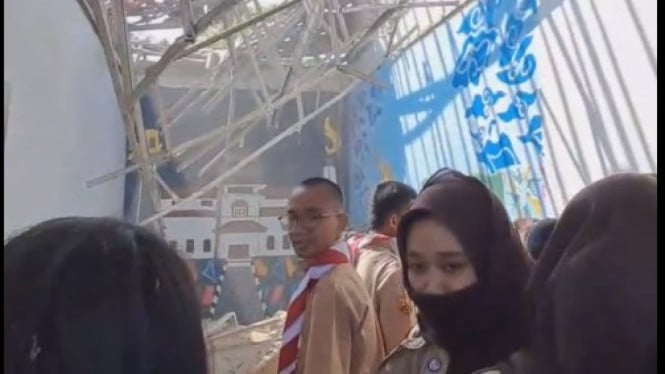 SMKN 1 Cileungsi Roboh Hari Ini