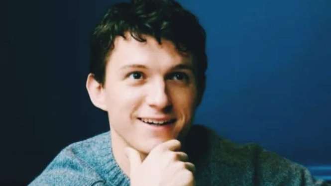 Tom Holland rancang kostum Spider-Man