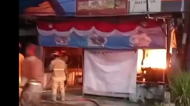 Remaja 16 tahun bakar warung