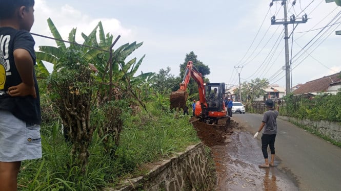Pelebaran Jalan Alternatif Puncak