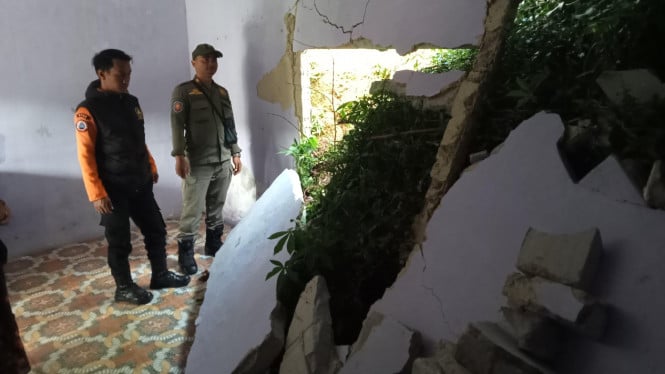 Lokasi longsor di desa nanggung