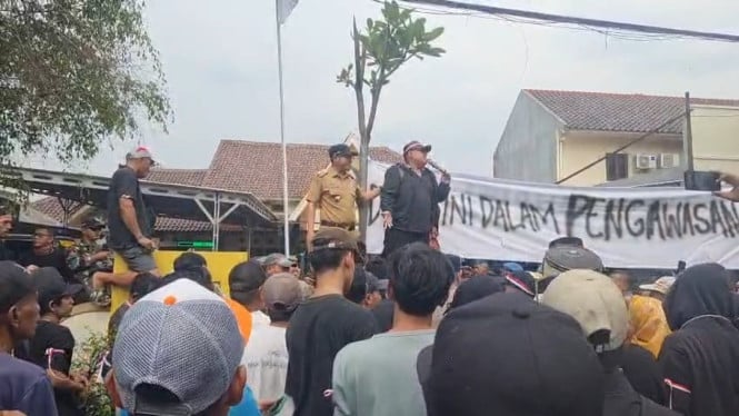 Demo Kades Bojongkulur, Kabupaten Bogor.