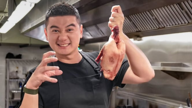 Juri terkenal MasterChef Indonesia Arnold Poernomo