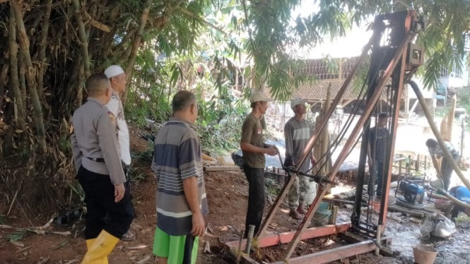 Polres Bogor Hadirkan Air Bersih untuk 150 KK di Tenjo