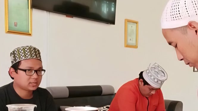 Masyarakat bacakan Al Kahfi di SPBU Pakansari