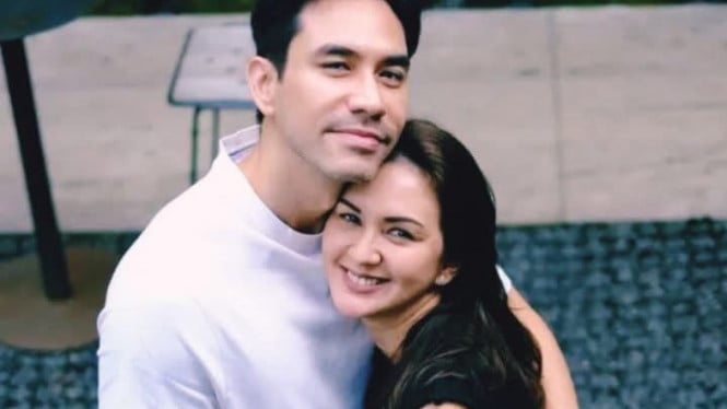 Darius Sinathrya dan Donna Agnesia