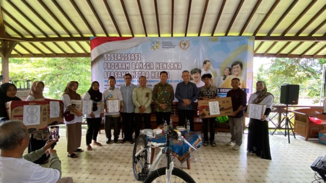 Sosialisasi Program Bangga Kencana di Tajur Halang, Bogor.