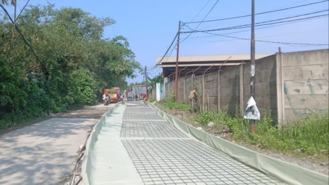 Rekonstruksi jalan Prumpung-Gunungsindur