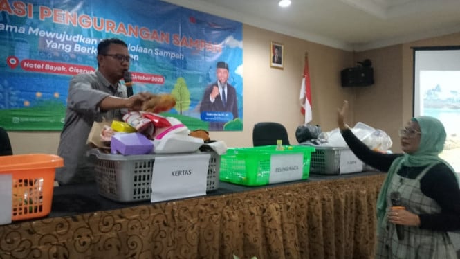 DLH Kab Bogor adakan sosialisasi pengurangan sampah di Cisarua