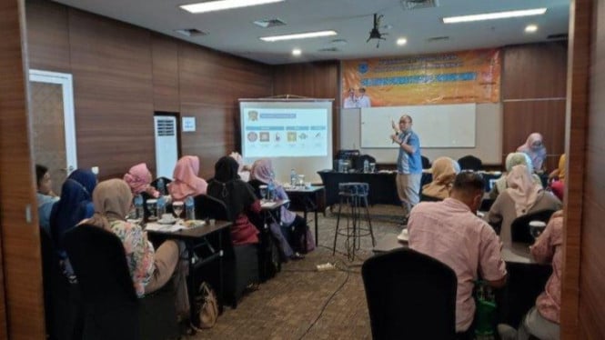 Peluang cari Cuan, Ibu-ibu dan Mahasiswa Semangat Ikut Pelatihan UMKM