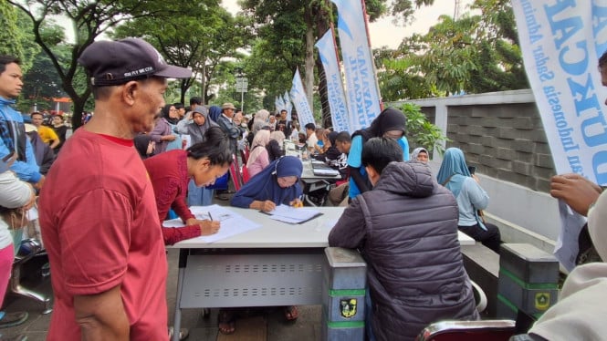 Layanan kependudukan langsung di Disduk Capil saat CFD Tegar Beriman