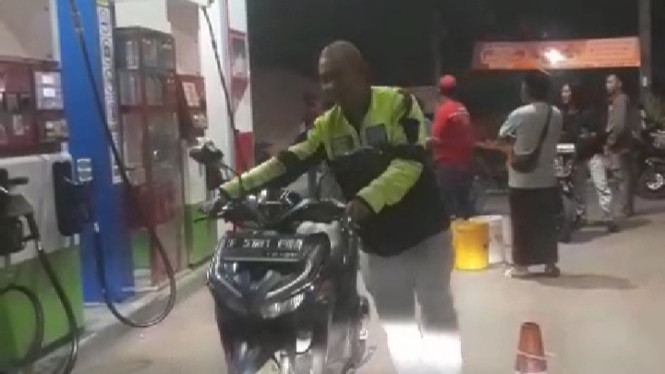 Pengendara motor dan mobil mogok usai isi BBM di SPBU Pertamina
