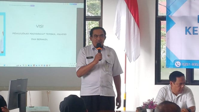 Lurah Cibogor, Teguh Setyawan