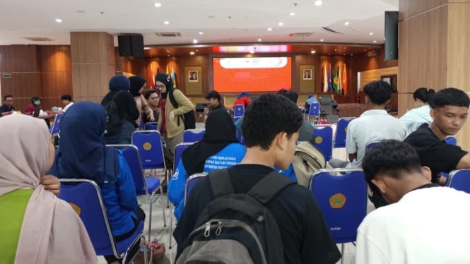 KSR-PMI Unit UNPAK menggelar donor darah bertema Humanity in Every Drop.