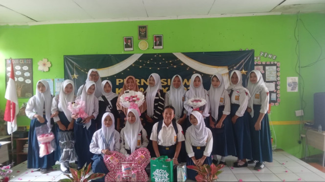 Sebanyak 923 siswa kelas IX SMPN 2 Rumpin lulus 100 persen pada Tahun Pelajaran 2025/2026.