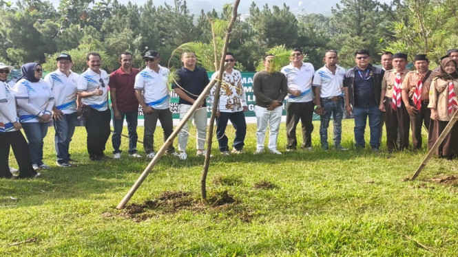 Memperingati Hari Lingkungan Hidup Sedunia, kawasan Sentul City menggelar aksi penanaman pohon