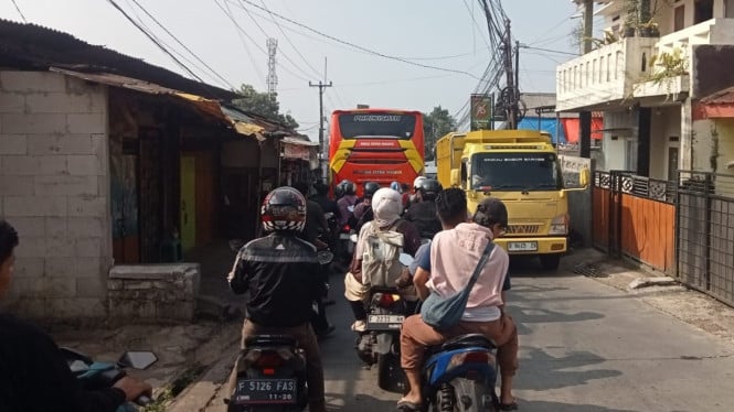 Kemacetan kembali terjadi di jalur Tamansari-Gadog, Kabupaten Bogor.