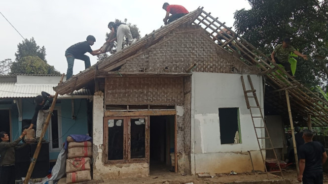 DPRD Kabupaten Bogor mengapresiasi program bedah rumah yang menyasar tujuh RTLH di Caringin, Cigombong, dan Cijeruk