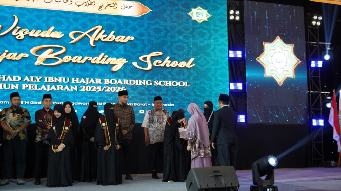 IHBS Bogor Wisuda 444 Siswa, Siapkan Generasi Kuasai AI Berlandaskan Akhlak Islam