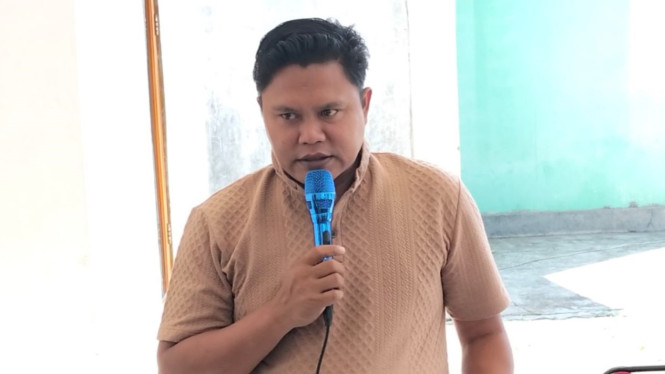 Kepala Desa Tanjungsari, Japar Maulana, S. Farm.,Apt