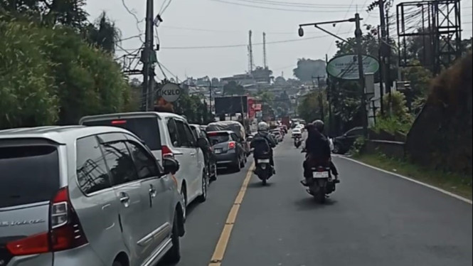 Polres Bogor mengimbau warga Puncak menjadi teladan berlalu lintas.