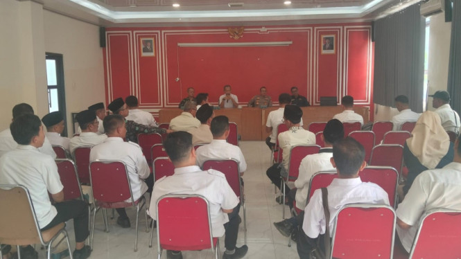 Camat Tanjungsari mengajak seluruh desa memperkuat kebersihan lingkungan, memberdayakan potensi lokal, dan menyemarakkan HUT ke-81 Kemerdekaan RI.