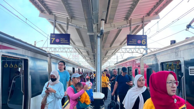 Peron 6, 7, dan 8 Stasiun Bogor resmi beroperasi melayani KRL 12 kereta.