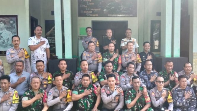 Danramil Cariu menerima silaturahmi Kapolsek Cariu dan Kapolsek Tanjungsari