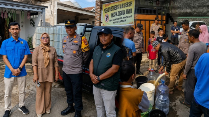 Hadapi Kemarau, KTH Ciguha River Bersama Muspika dan KNPI Nanggung Gelar Bakti Sosial Air Bersih