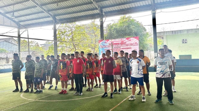 Semarak HUT ke-81 RI, Kecamatan Cariu menggelar turnamen voli antarinstansi dengan 17 tim.