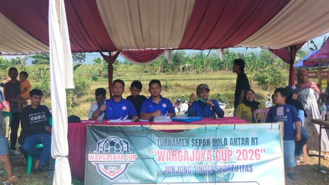 Trofeo Sepak Bola Putri Kades Cup meramaikan HUT ke-81 RI di Wargajaya.