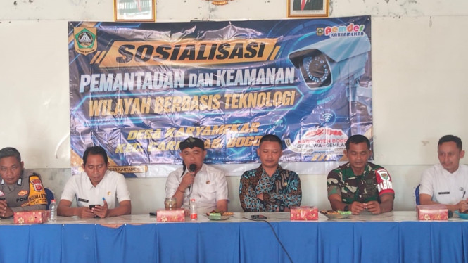 Pemdes Karyamekar sosialisasikan CCTV sebagai bagian dari Desa Digital untuk memperkuat keamanan.