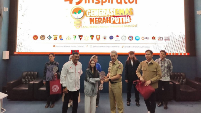 Festival Merah Putih 2026 memberi penghargaan kepada 45 inspirator Bogor dari bidang pendidikan